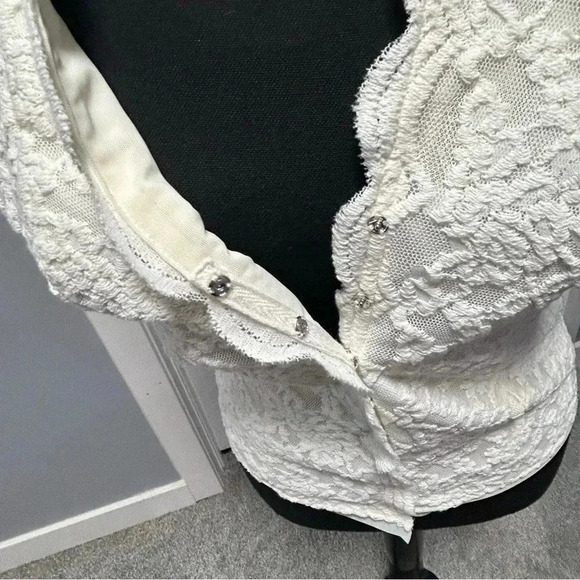 Kimchi Blue Halter Top - Picture 4 of 6